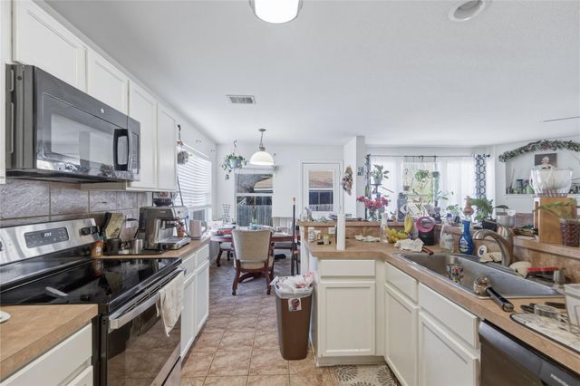 1303 Sunflower LN, San Marcos, TX 78666