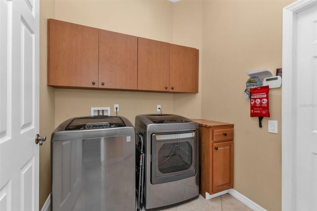 1989 COCONUT PALM CIRCLE, North Port, FL 34288