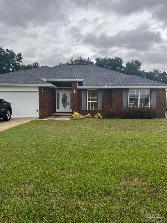 4076 Berry Cir, Pace, FL 32571