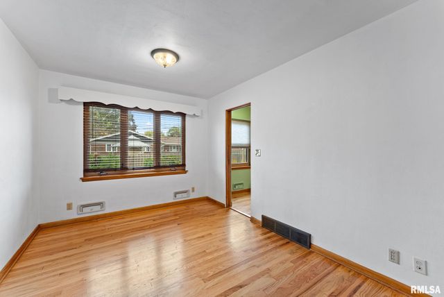 2721 30TH Avenue, Rock Island, IL 61201