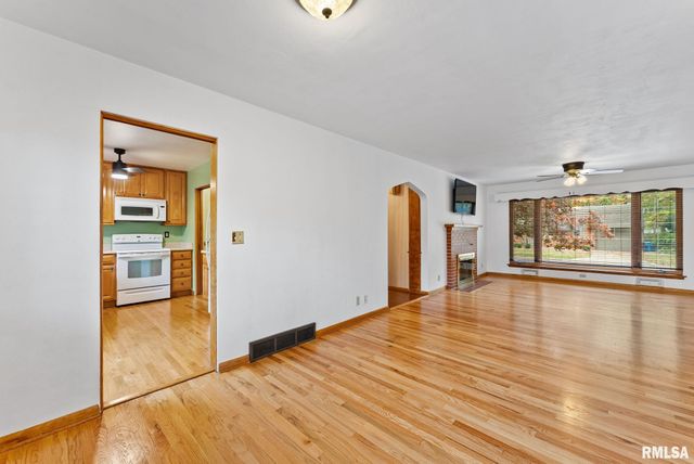 2721 30TH Avenue, Rock Island, IL 61201