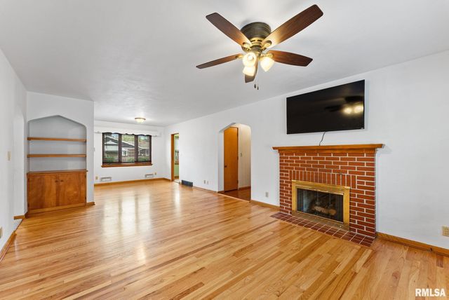 2721 30TH Avenue, Rock Island, IL 61201