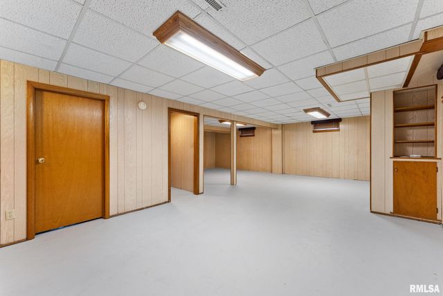 2721 30TH Avenue, Rock Island, IL 61201