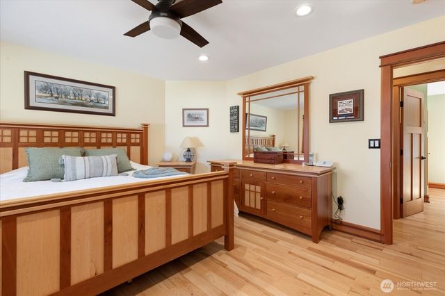 1355 Sealawn Boulevard, Freeland, WA 98249
