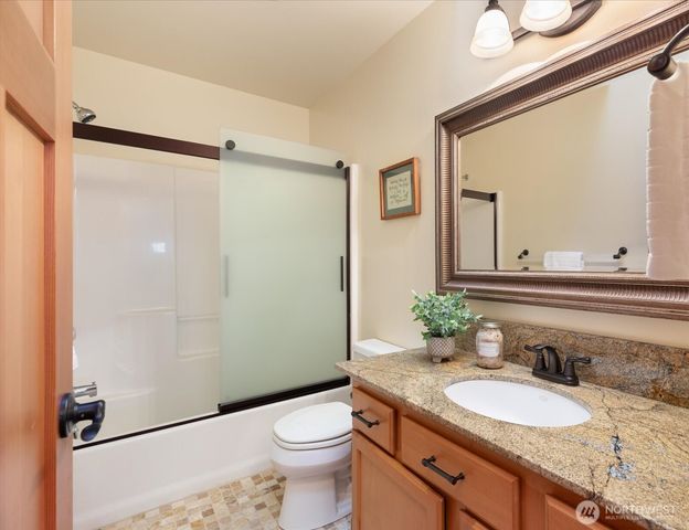 1355 Sealawn Boulevard, Freeland, WA 98249