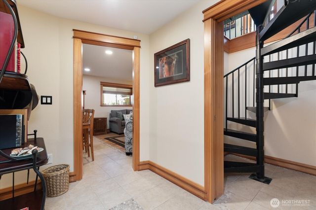1355 Sealawn Boulevard, Freeland, WA 98249
