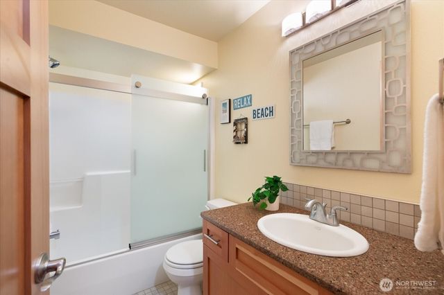 1355 Sealawn Boulevard, Freeland, WA 98249