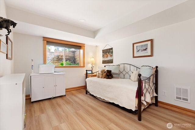 1355 Sealawn Boulevard, Freeland, WA 98249