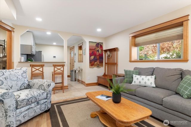 1355 Sealawn Boulevard, Freeland, WA 98249
