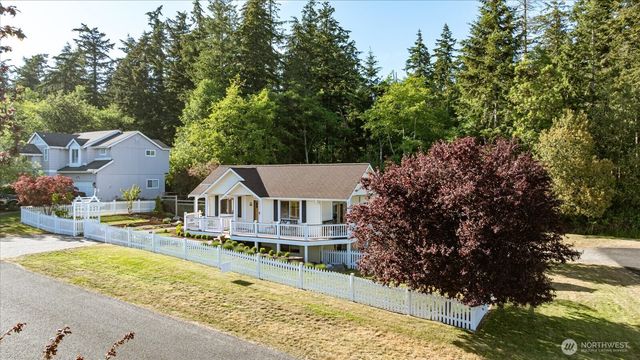 1355 Sealawn Boulevard, Freeland, WA 98249