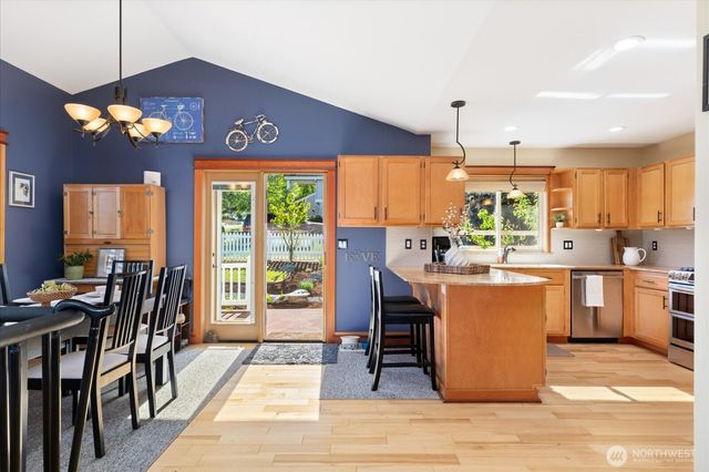 1355 Sealawn Boulevard, Freeland, WA 98249