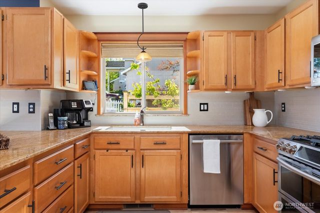 1355 Sealawn Boulevard, Freeland, WA 98249