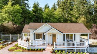 1355 Sealawn Boulevard, Freeland, WA 98249