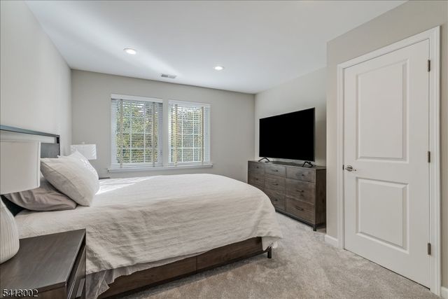 27 Bellflower Ct, Allamuchy Twp., NJ 07882