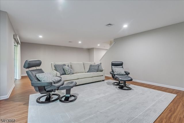 27 Bellflower Ct, Allamuchy Twp., NJ 07882