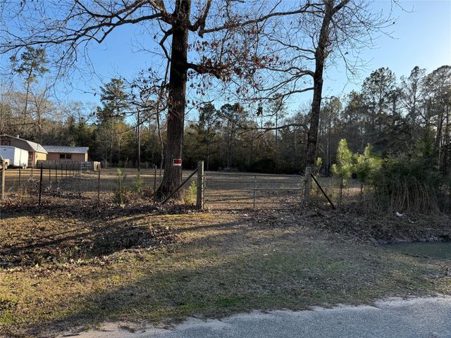 1621 County Road 308, Cleveland, TX 77327