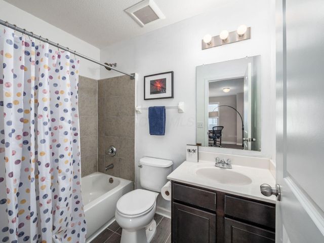 8785 Olenmead Drive, Lewis Center, OH 43035