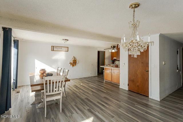 817 W Center Street, Fostoria, OH 44830