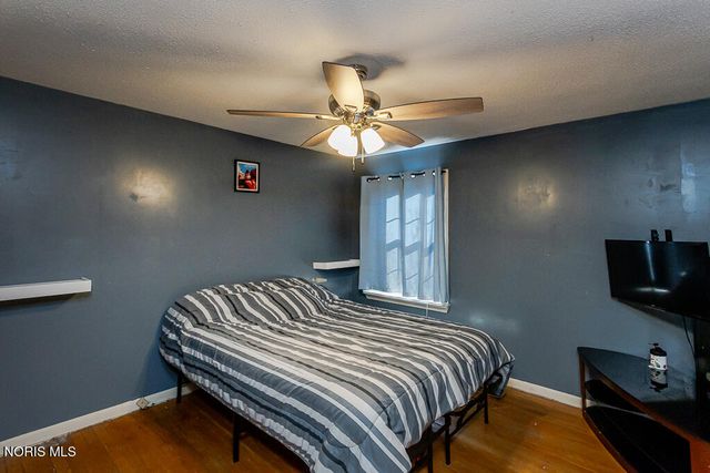 817 W Center Street, Fostoria, OH 44830