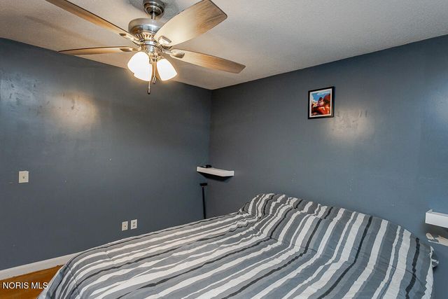 817 W Center Street, Fostoria, OH 44830