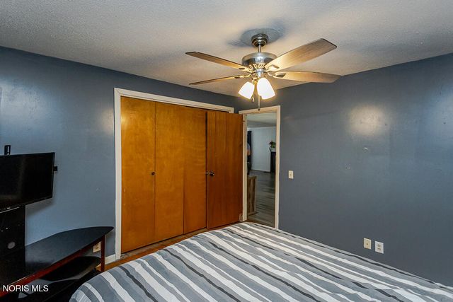 817 W Center Street, Fostoria, OH 44830