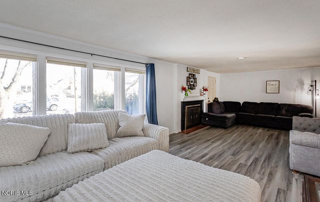 817 W Center Street, Fostoria, OH 44830