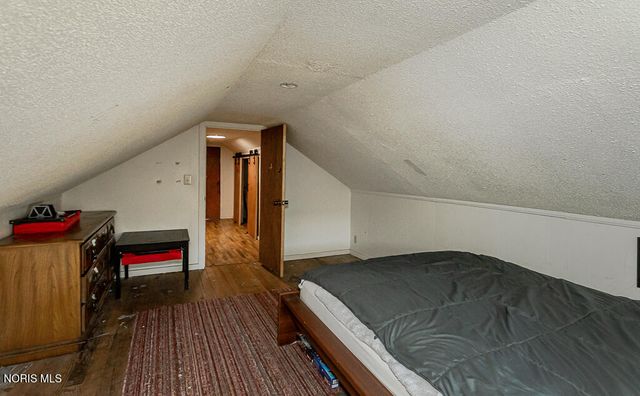 817 W Center Street, Fostoria, OH 44830