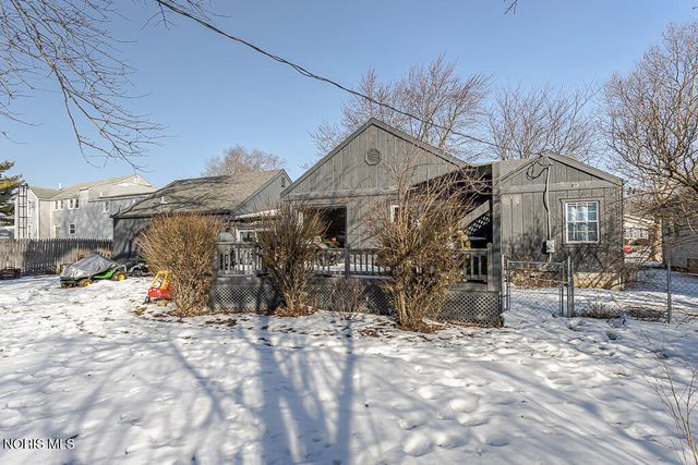 817 W Center Street, Fostoria, OH 44830