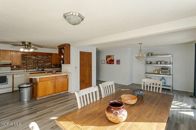 817 W Center Street, Fostoria, OH 44830