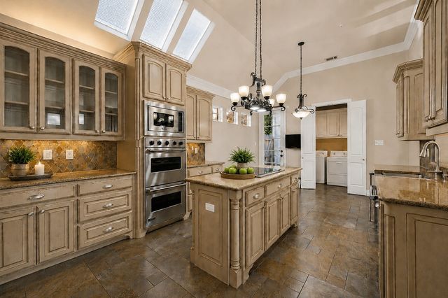 3785 Park Place, Addison, TX 75001