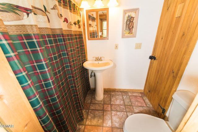 1009 Ravens Ford Way, Sevierville, TN 37876
