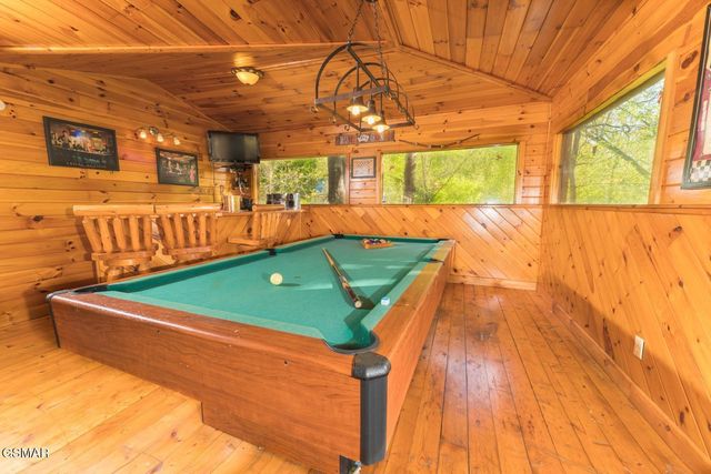 1009 Ravens Ford Way, Sevierville, TN 37876
