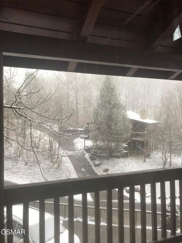 1009 Ravens Ford Way, Sevierville, TN 37876