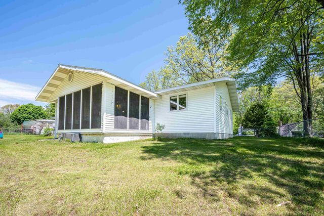 2881 Dean Street, Harrison, MI 48625