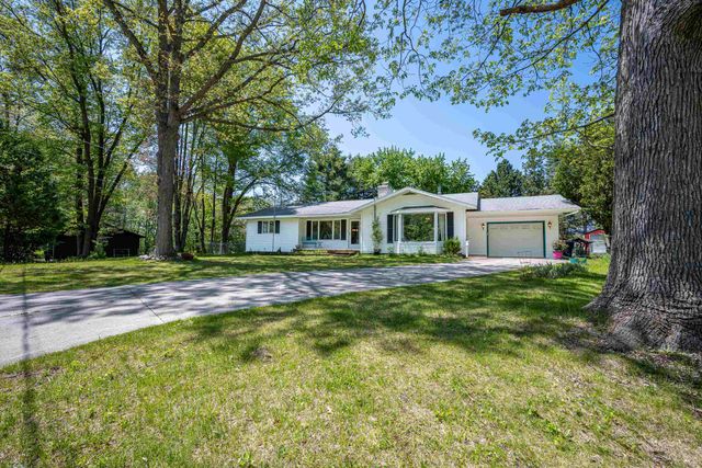 2881 Dean Street, Harrison, MI 48625