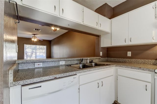 6318 BAYSIDE KEY DRIVE, Tampa, FL 33615