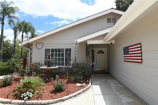 17371 Mockingbird Canyon, Riverside, CA 92504
