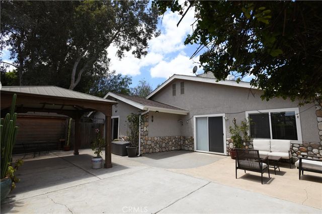 17371 Mockingbird Canyon, Riverside, CA 92504
