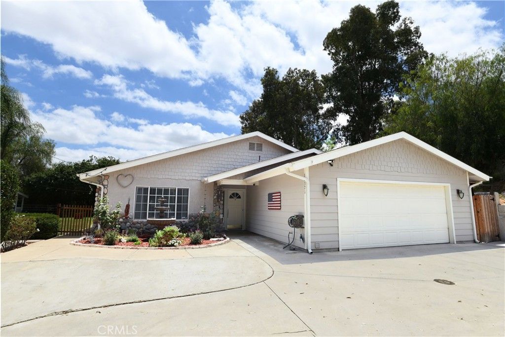 17371 Mockingbird Canyon, Riverside, CA 92504