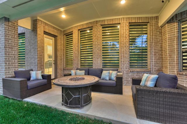407 Tulip Tree Court, Conroe, TX 77318