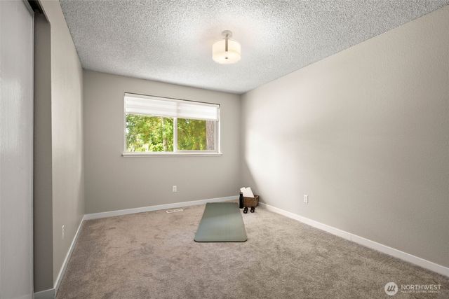 7916 4th Court SE, Olympia, WA 98503