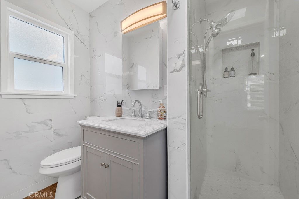 Image 23 of property listing at 6852 Claire Avenue, Reseda, CA 91335