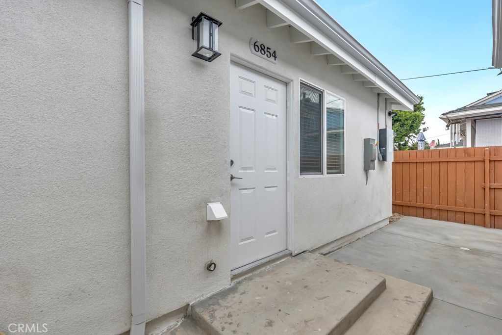 Image 24 of property listing at 6852 Claire Avenue, Reseda, CA 91335