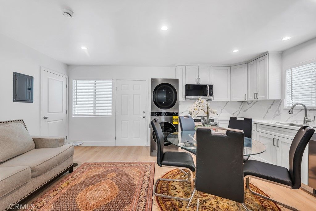 Image 28 of property listing at 6852 Claire Avenue, Reseda, CA 91335