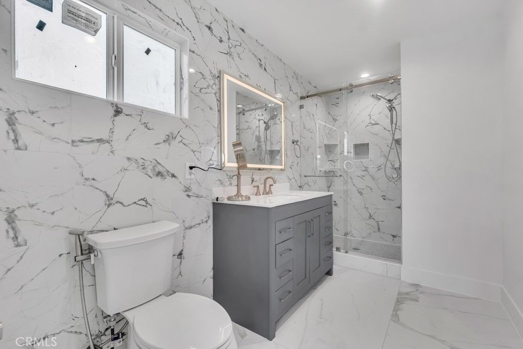 Image 34 of property listing at 6852 Claire Avenue, Reseda, CA 91335