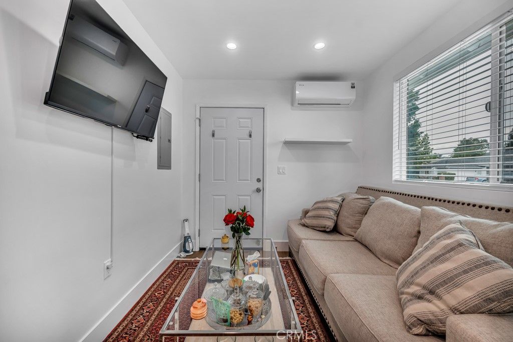 Image 38 of property listing at 6852 Claire Avenue, Reseda, CA 91335