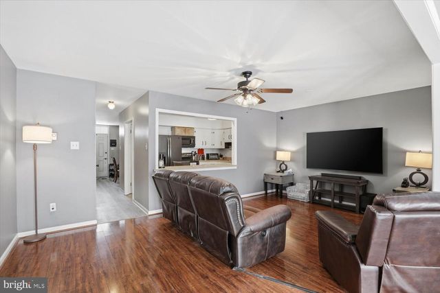 200 HUGHES AVE, Sellersville, PA 18960