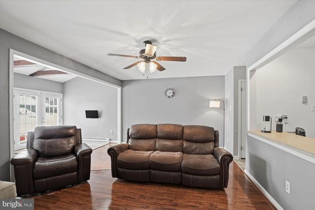 200 HUGHES AVE, Sellersville, PA 18960