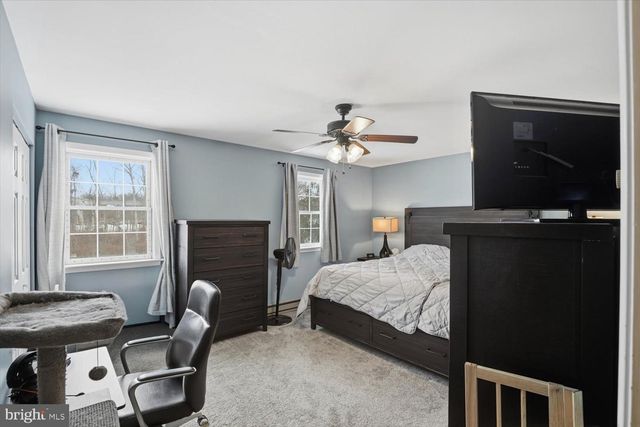 200 HUGHES AVE, Sellersville, PA 18960