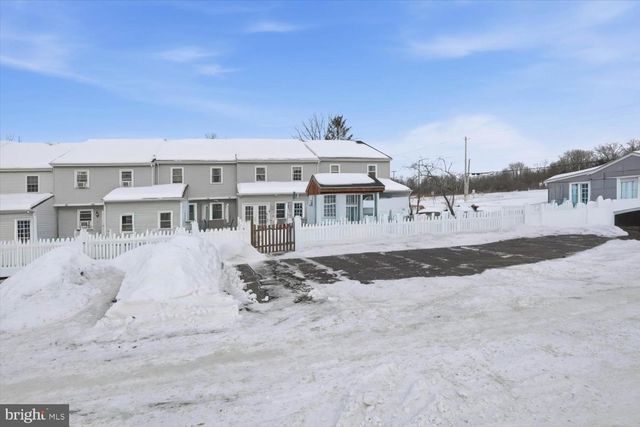 200 HUGHES AVE, Sellersville, PA 18960